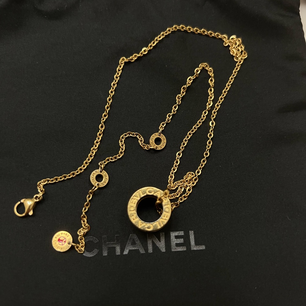 Authentic Bulgari rare piece of necklace: Save The Childress in black and gold